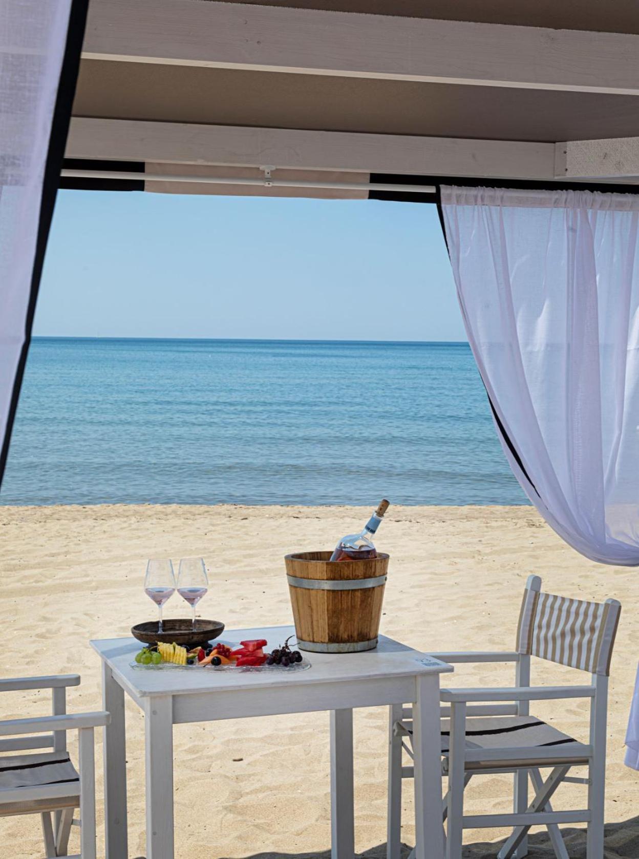 Boutique Hotel Esplanade Paestum Esterno foto